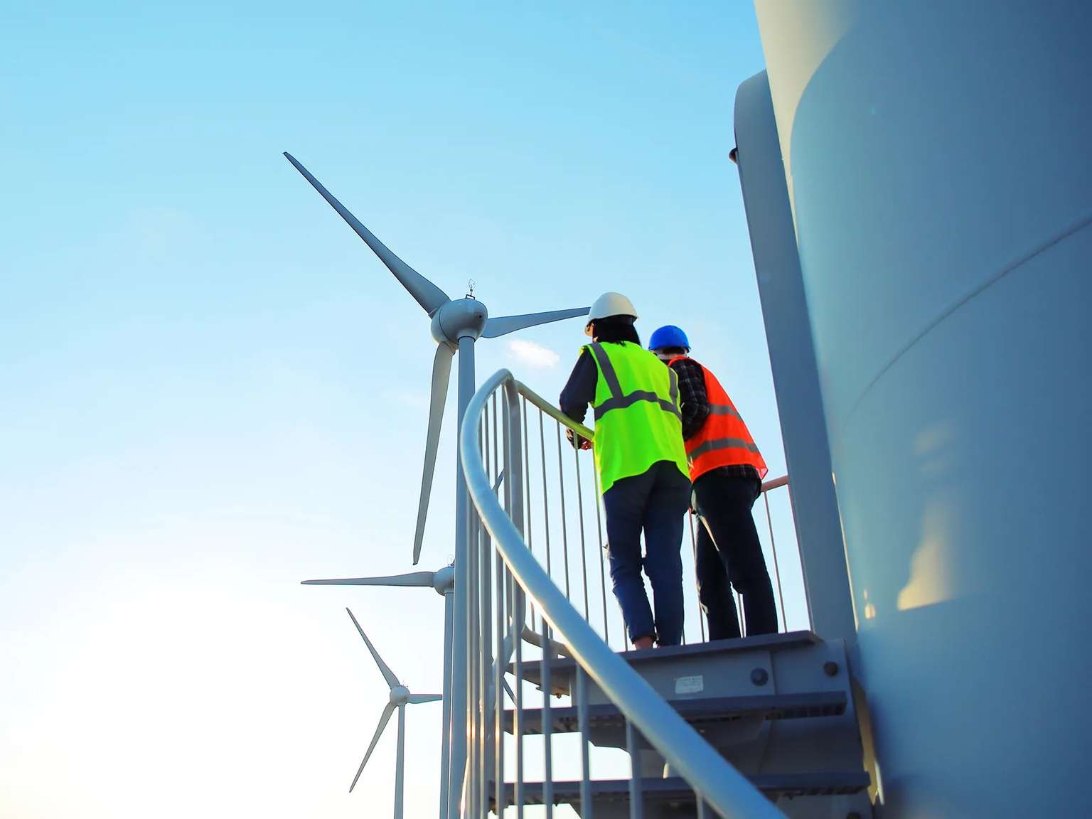 How is a Wind Turbine Installed and Who Installs Them?