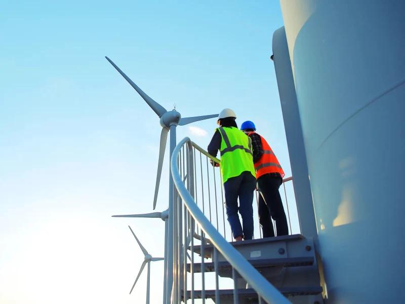 how-is-a-wind-turbine-installed-and-who-installs-them