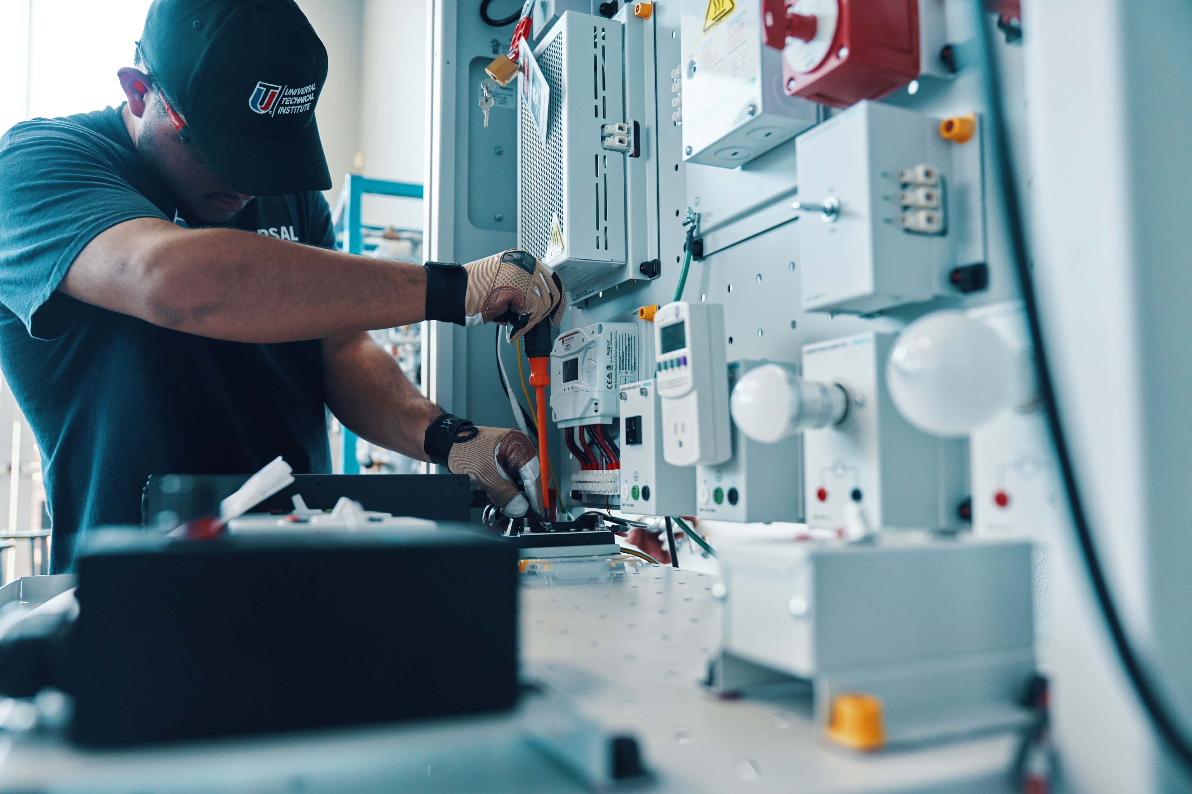 ELECTRICAL & INDUSTRIAL MAINTENANCE SCHOOL IN RANCHO CUCAMONGA, CALIFORNIA