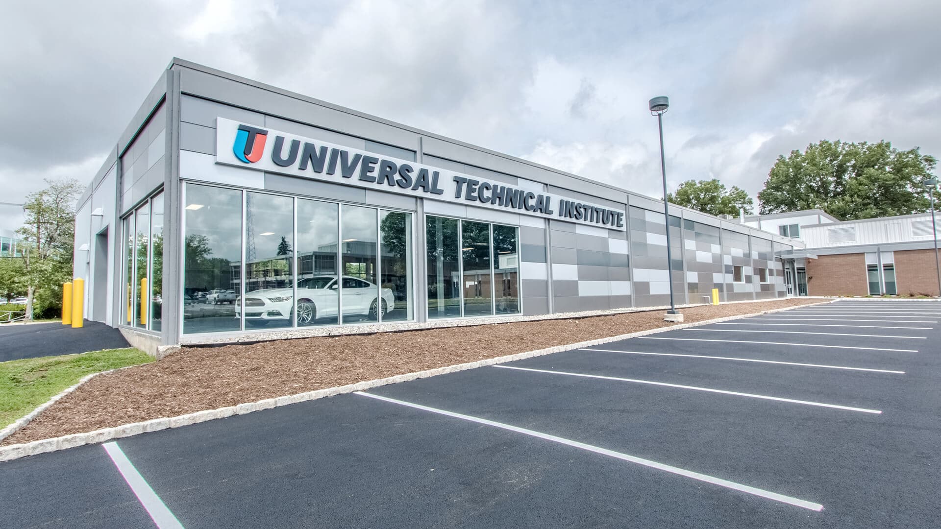 TRADE SCHOOL IN BLOOMFIELD, NJ | UTI