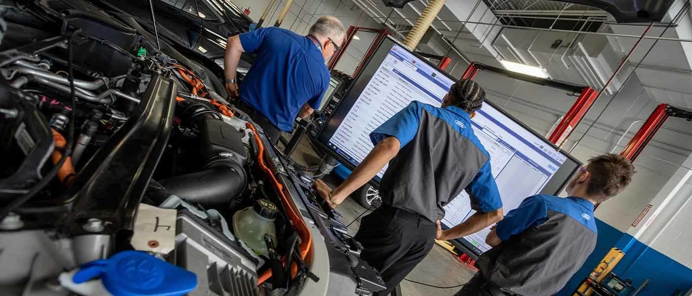 DISCOVER AUTO MECHANIC TRAINING NEAR SUGAR LAND, TEXAS