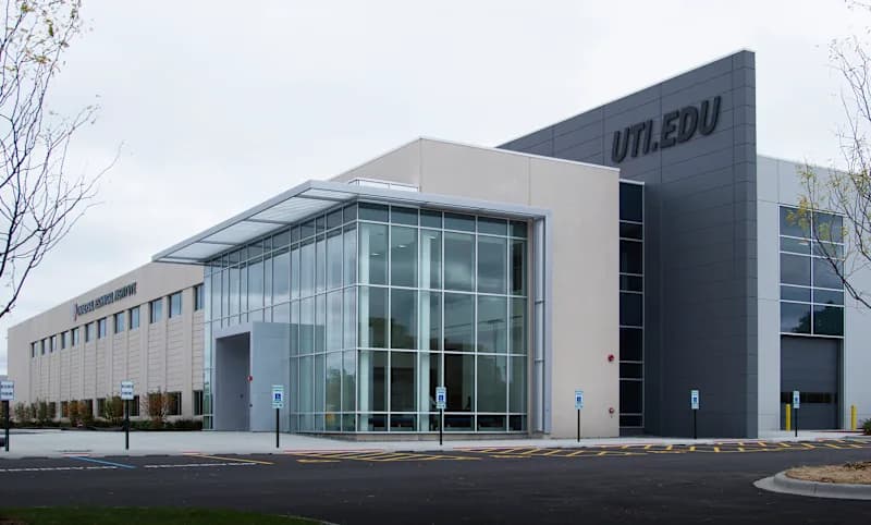 FY17-UTI-Lisle-EXTERIOR