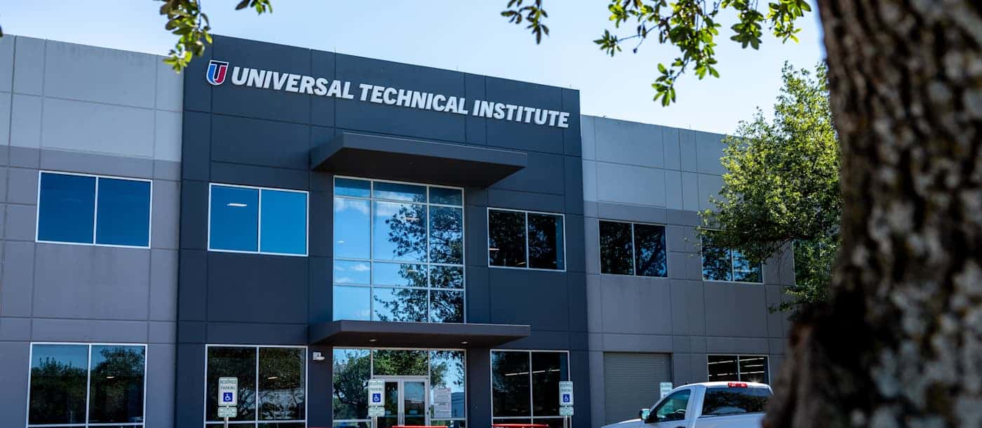 TRADE SCHOOL NEAR CEDAR PARK, TX