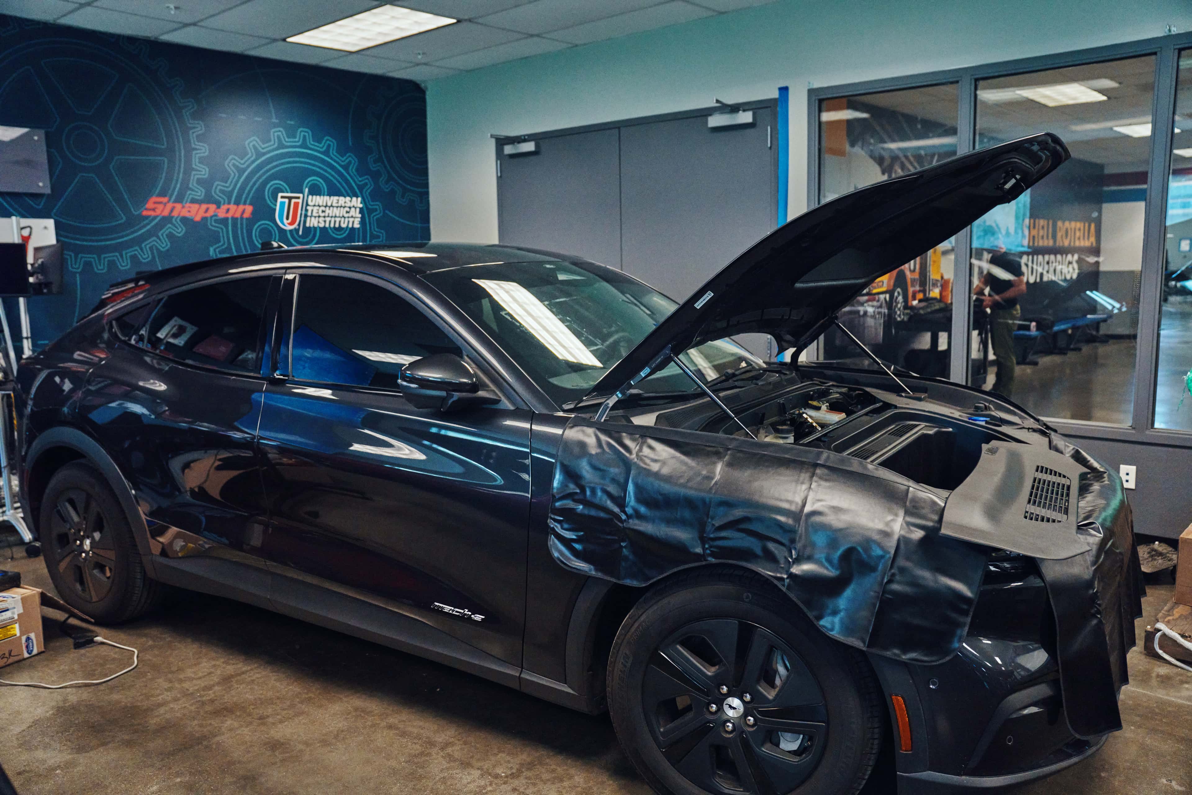 Hybrid Car Repair: What Aspiring Technicians Need To Know